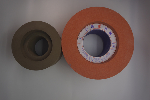 Hard-edged 1040 Machine Orange Red Coreless Grinding And Guide Wheel