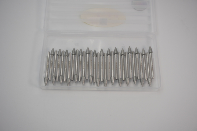 One-piece alloy grinding head